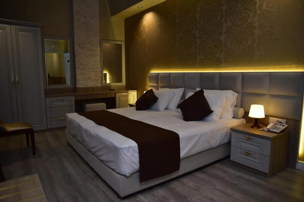 Hotel The King Resort Berxull